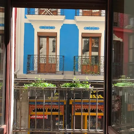La Puerta - Casco Viejo-old Town Bilbau